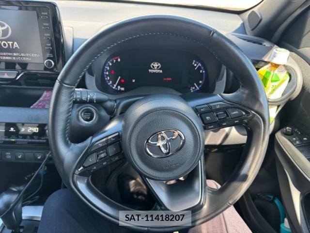 Toyota YARIS CROSS 2023-03 7227736-19