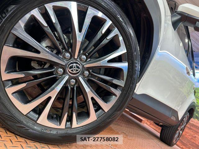 Toyota YARIS CROSS 2020-11 7227729-12
