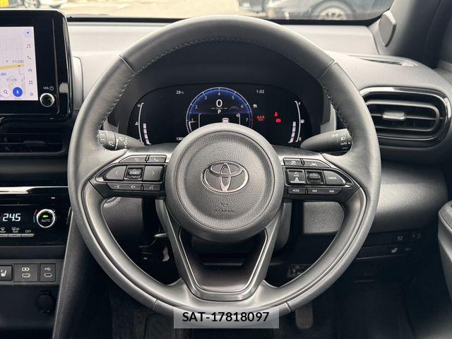 Toyota YARIS CROSS 2025-03 7227742-13