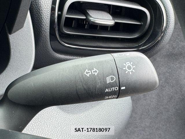 Toyota YARIS CROSS 2025-03 7227742-14