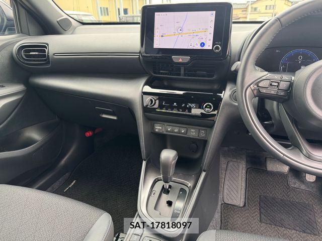 Toyota YARIS CROSS 2025-03 7227742-17