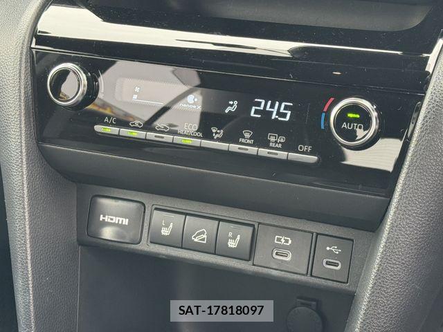 Toyota YARIS CROSS 2025-03 7227742-18