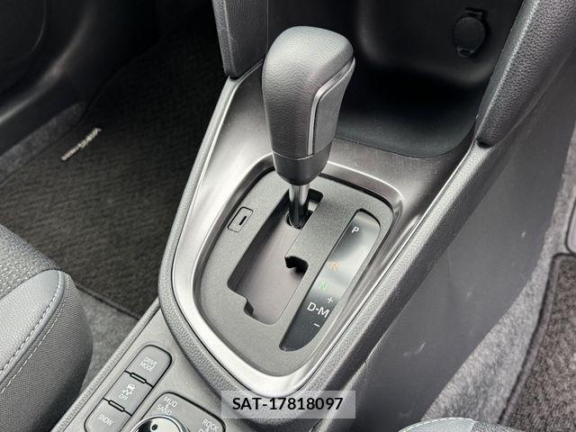 Toyota YARIS CROSS 2025-03 7227742-19