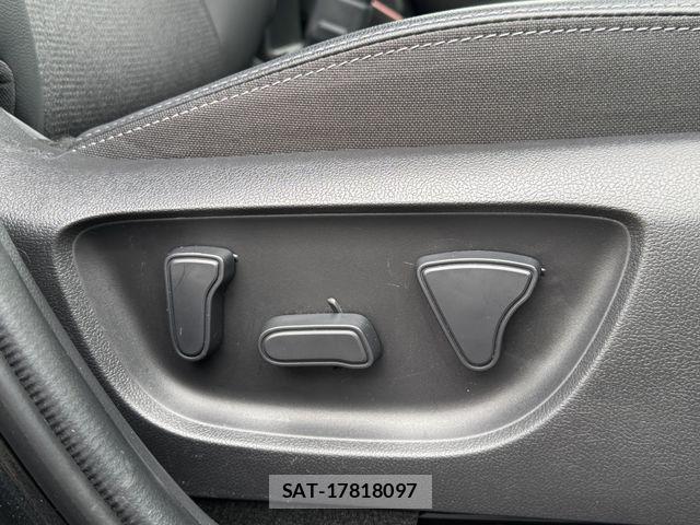 Toyota YARIS CROSS 2025-03 7227742-23