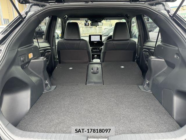 Toyota YARIS CROSS 2025-03 7227742-27