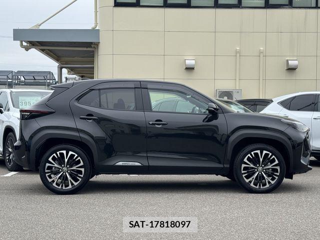 Toyota YARIS CROSS 2025-03 7227742-4