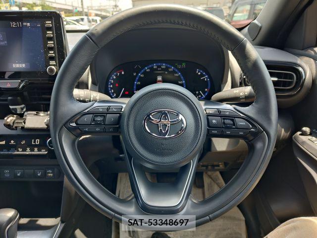 Toyota YARIS CROSS 2023-11 7252980-28