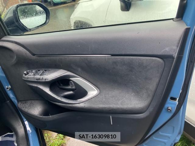 Toyota YARIS CROSS 2023-02 7331475-26