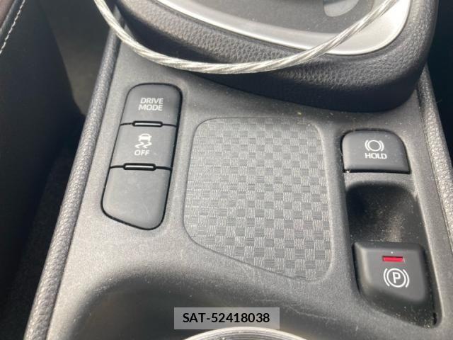 Toyota YARIS CROSS 2020-11 7331478-21