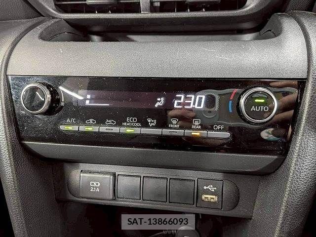 Toyota YARIS CROSS 2021-07 7360675-9