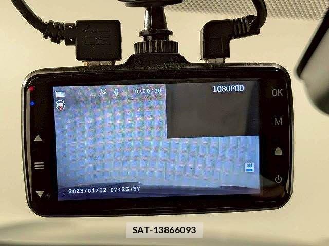 Toyota YARIS CROSS 2021-07 7360675-11