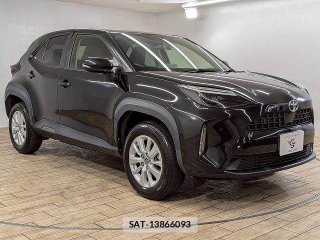 Toyota YARIS CROSS 2021-07 7360675-13