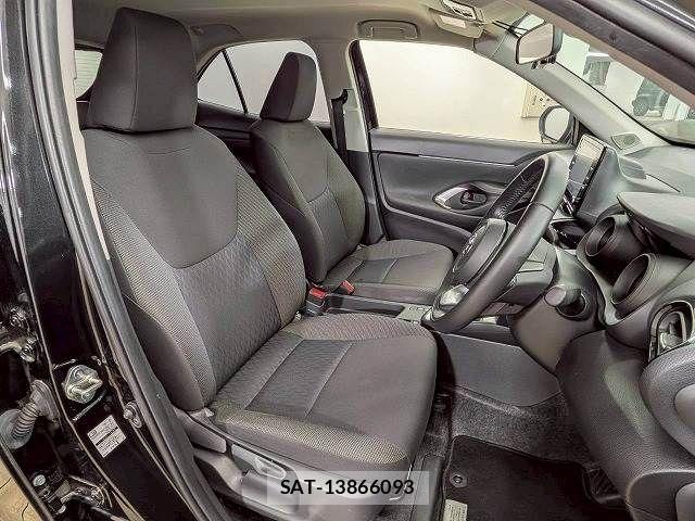 Toyota YARIS CROSS 2021-07 7360675-4