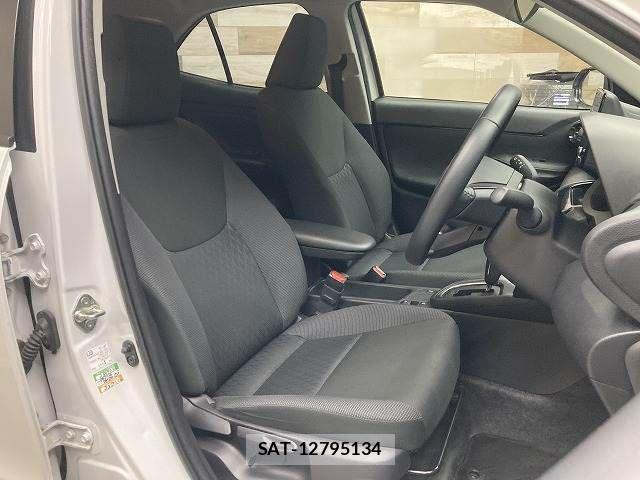 Toyota YARIS CROSS 2024-12 7360663-11