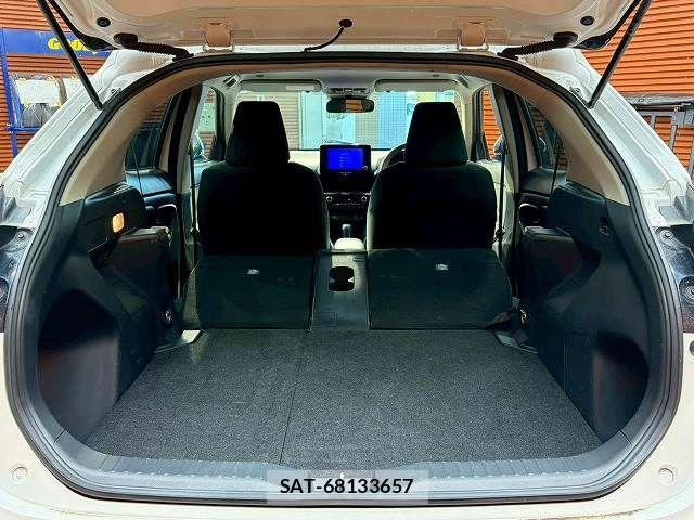 Toyota YARIS CROSS 2024-12 7360655-19