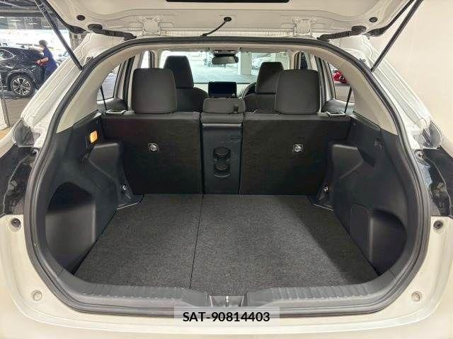 Toyota YARIS CROSS 2024-12 7360667-12
