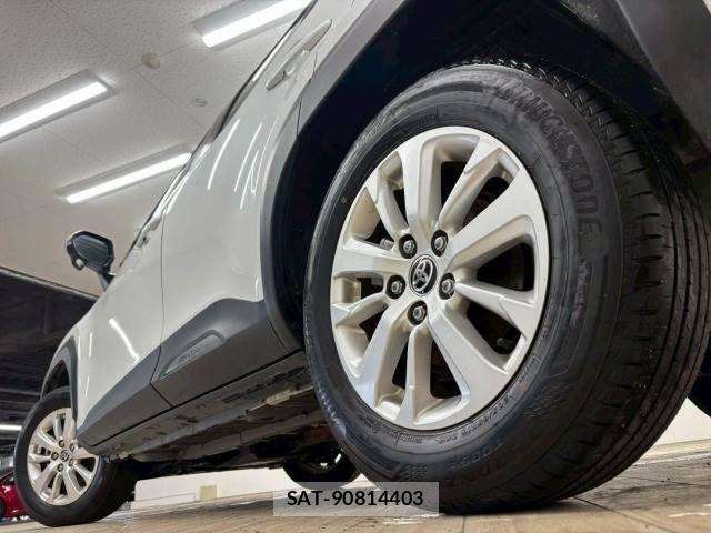 Toyota YARIS CROSS 2024-12 7360667-18
