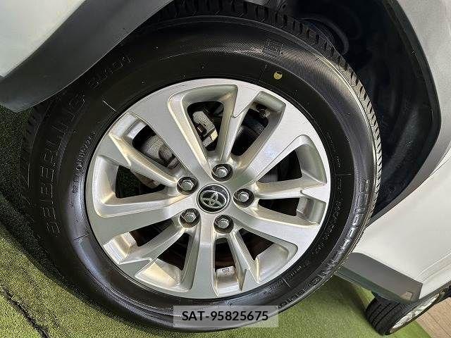 Toyota YARIS CROSS 2024-12 7360668-11
