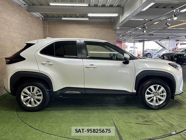 Toyota YARIS CROSS 2024-12 7360668-17