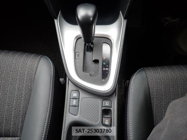 Toyota YARIS CROSS 2023-02 7360651-17