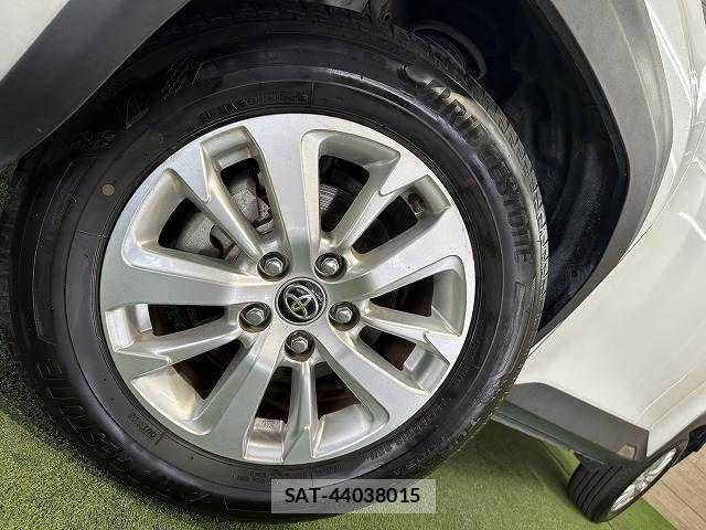 Toyota YARIS CROSS 2024-12 7360672-11