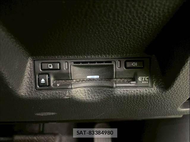 Toyota YARIS CROSS 2024-10 7360665-12
