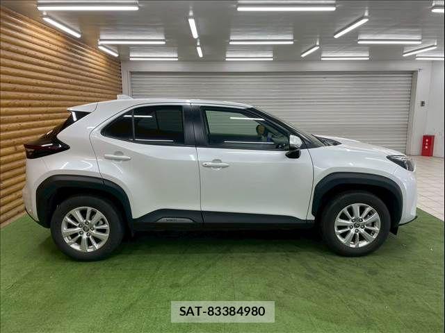 Toyota YARIS CROSS 2024-10 7360665-17