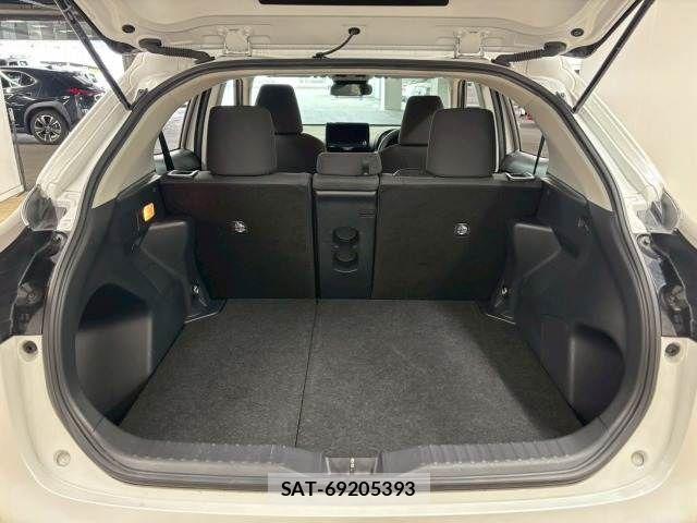 Toyota YARIS CROSS 2024-12 7360670-12