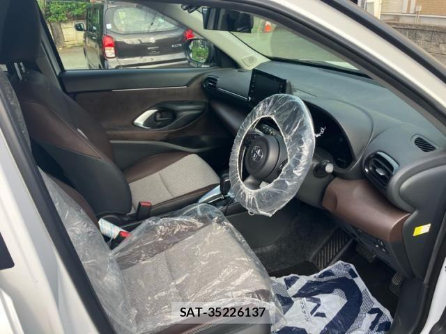 Toyota YARIS CROSS 2023-07 7360664-9