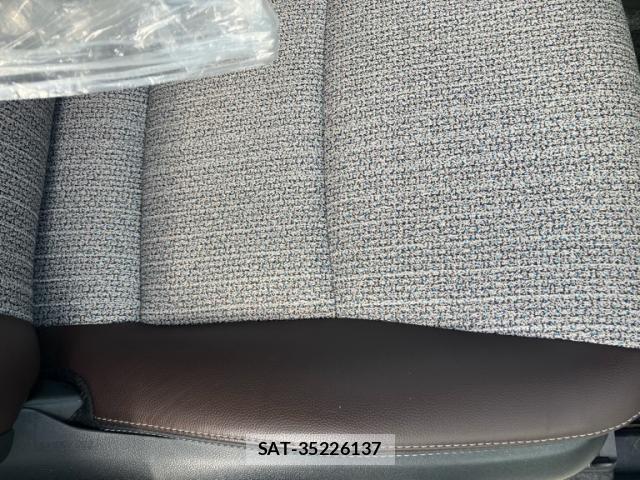 Toyota YARIS CROSS 2023-07 7360664-15