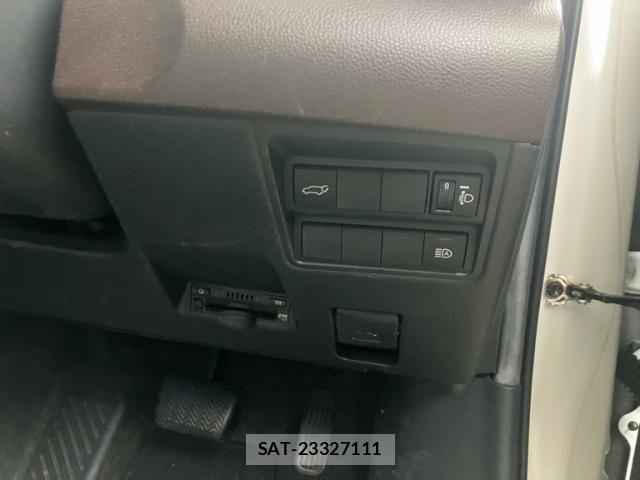 Toyota YARIS CROSS 2022-03 7459127-11