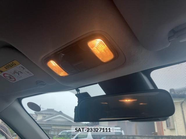 Toyota YARIS CROSS 2022-03 7459127-14