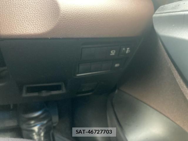 Toyota YARIS CROSS 2020-10 7459130-23
