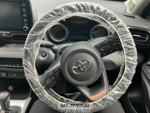 Toyota YARIS CROSS 2021-12 7563126-13