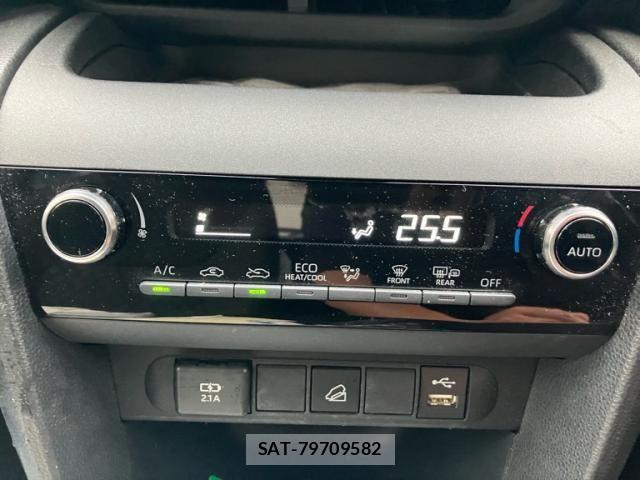 Toyota YARIS CROSS 2021-12 7563126-15