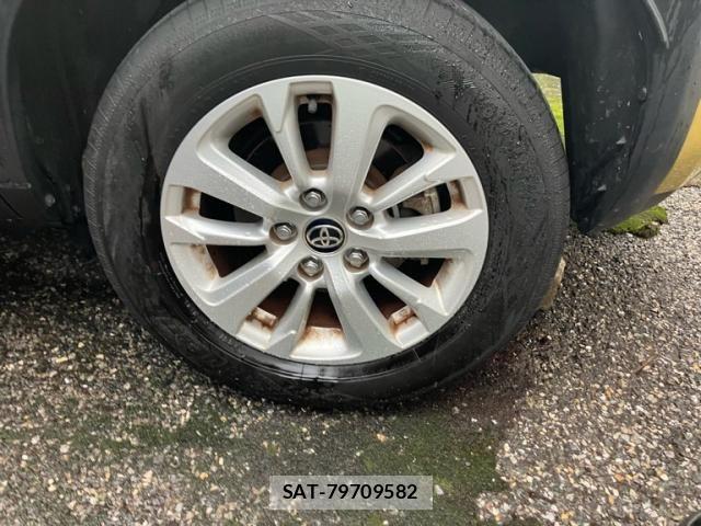 Toyota YARIS CROSS 2021-12 7563126-6