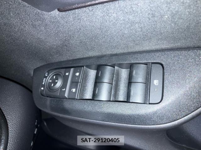 Toyota YARIS CROSS 2024-05 7621607-12