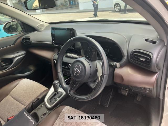 Toyota YARIS CROSS 2021-02 7621611-8