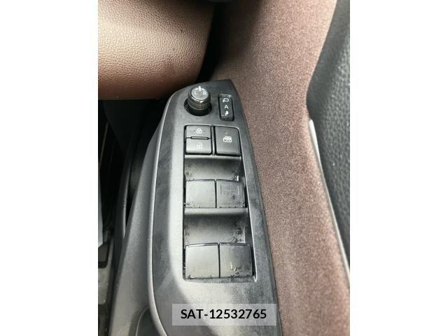 Toyota YARIS CROSS 2020-10 7621608-16