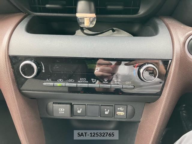 Toyota YARIS CROSS 2020-10 7621608-17