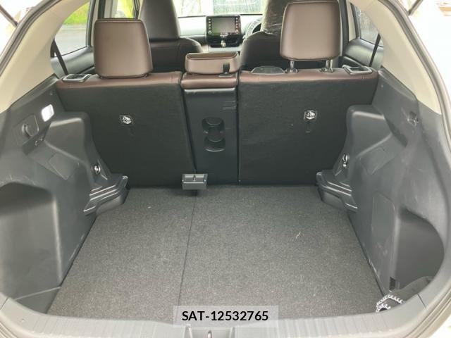 Toyota YARIS CROSS 2020-10 7621608-28