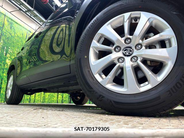 Toyota YARIS CROSS 2025-03 7621610-12