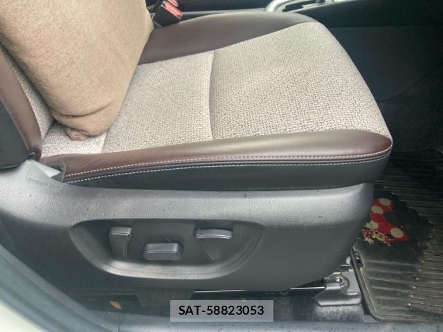 Toyota YARIS CROSS 2022-03 7621605-13