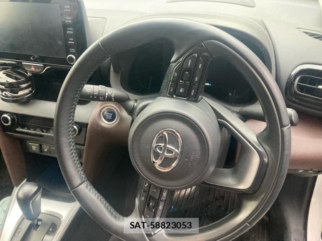 Toyota YARIS CROSS 2022-03 7621605-17