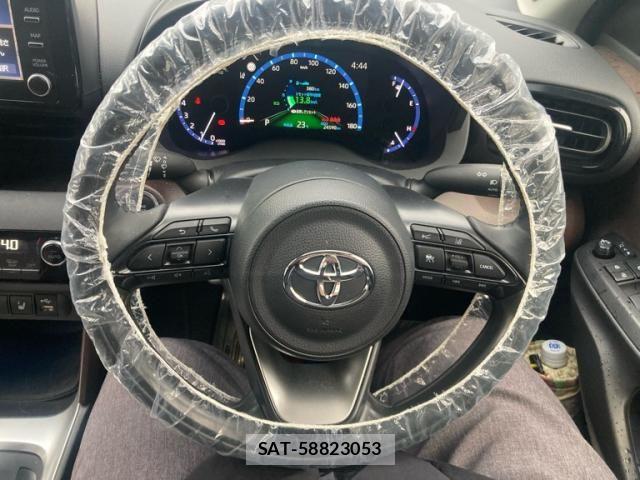 Toyota YARIS CROSS 2022-03 7621605-18