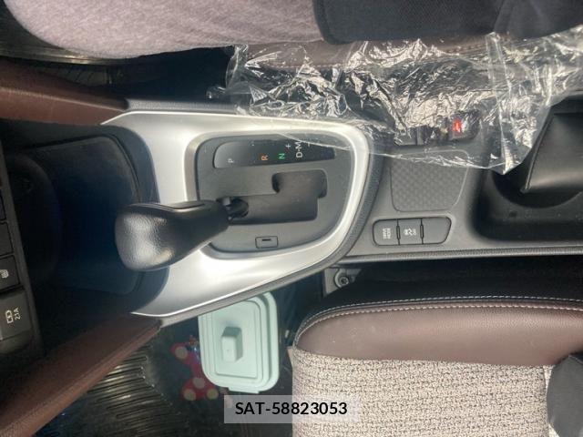 Toyota YARIS CROSS 2022-03 7621605-28