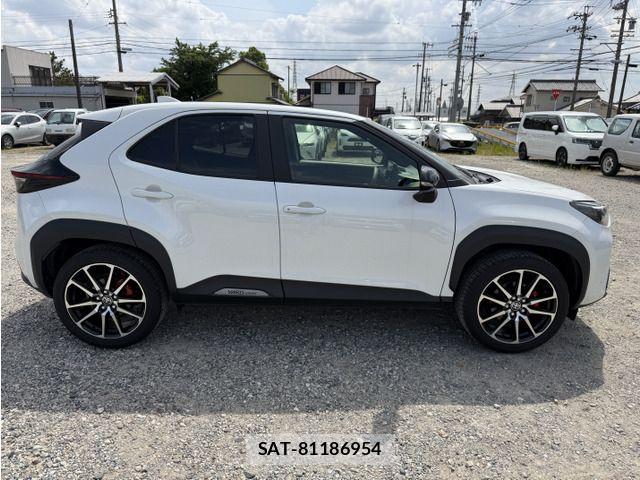 Toyota YARIS CROSS 2023-09 7731156-11