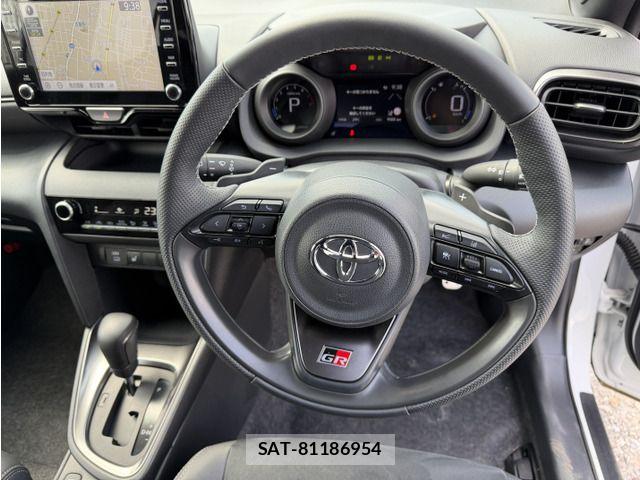 Toyota YARIS CROSS 2023-09 7731156-17