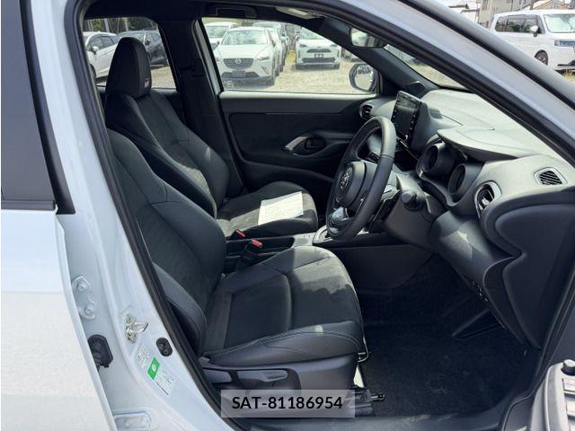Toyota YARIS CROSS 2023-09 7731156-2