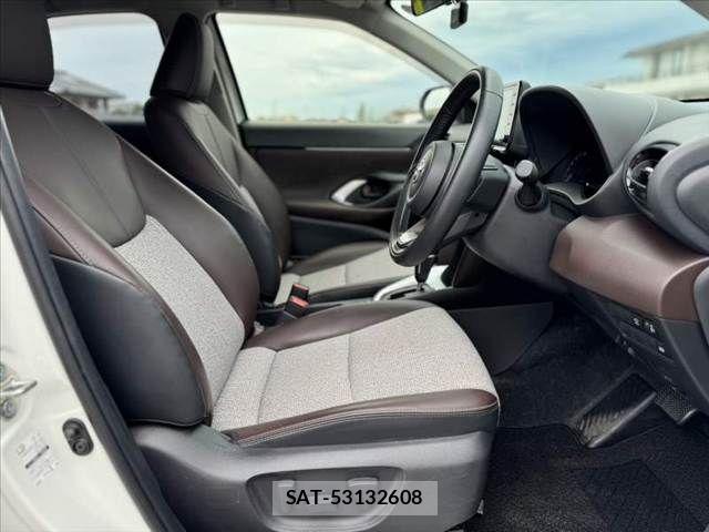 Toyota YARIS CROSS 2021-11 7731159-15